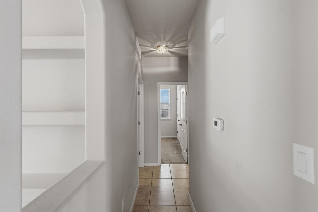 Image 24 of property listing at 916 Kipuka Drive NW, Albuquerque, NM 87120