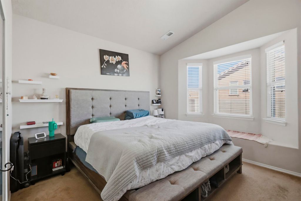 Image 25 of property listing at 916 Kipuka Drive NW, Albuquerque, NM 87120