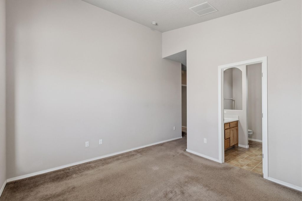 Image 28 of property listing at 916 Kipuka Drive NW, Albuquerque, NM 87120