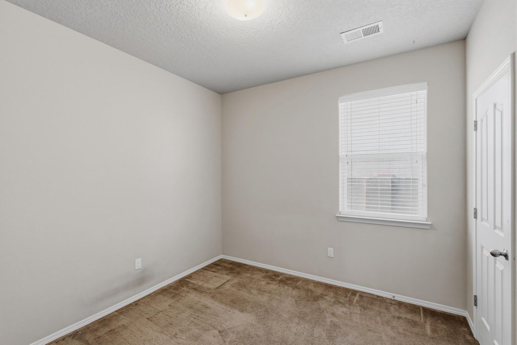Image 38 of property listing at 916 Kipuka Drive NW, Albuquerque, NM 87120
