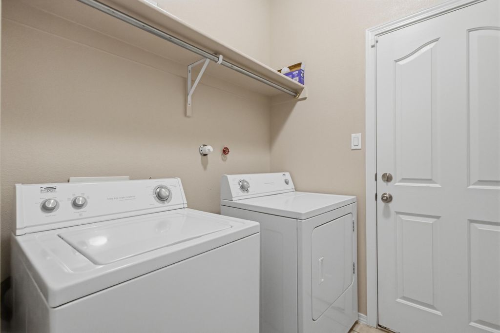 Image 40 of property listing at 916 Kipuka Drive NW, Albuquerque, NM 87120