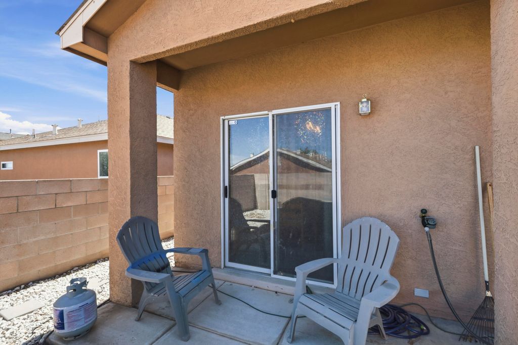 Image 43 of property listing at 916 Kipuka Drive NW, Albuquerque, NM 87120