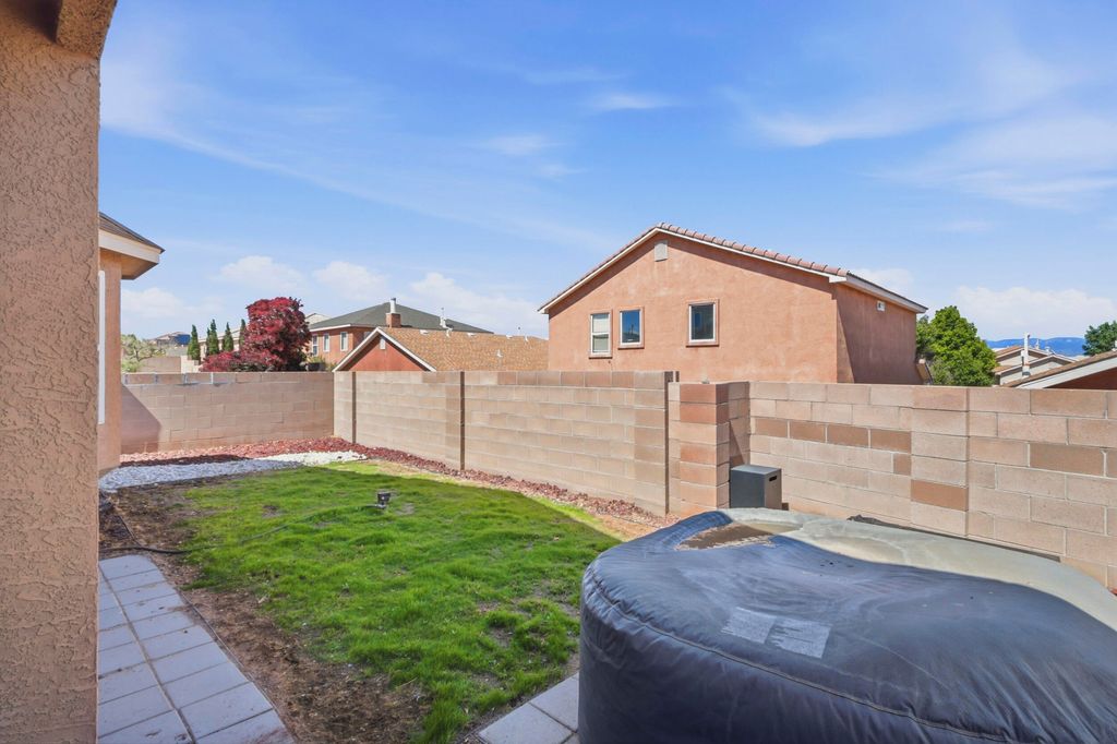 Image 44 of property listing at 916 Kipuka Drive NW, Albuquerque, NM 87120