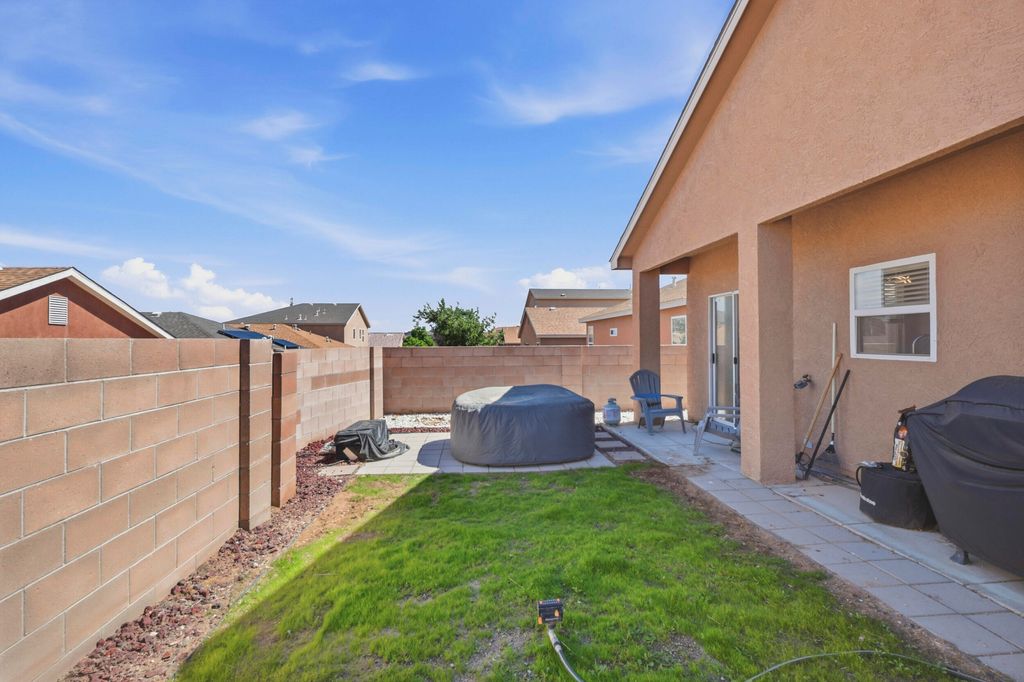 Image 45 of property listing at 916 Kipuka Drive NW, Albuquerque, NM 87120