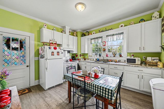 200 N 7th Street, Mebane, NC 27302