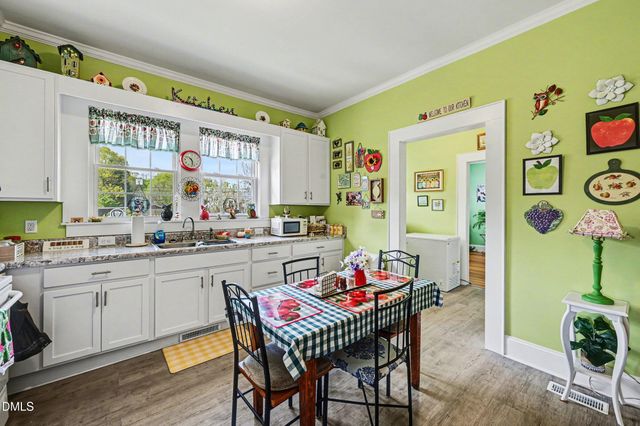 200 N 7th Street, Mebane, NC 27302