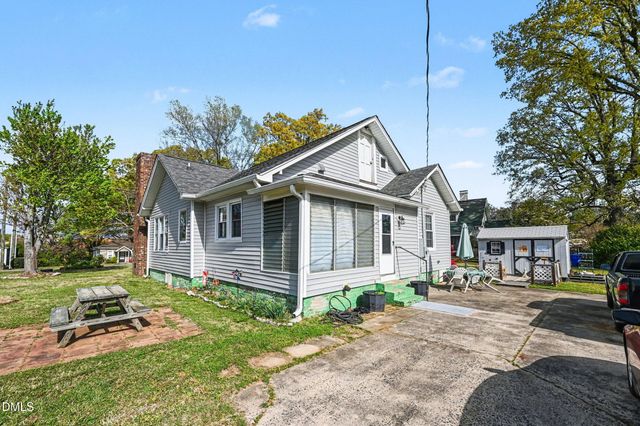 200 N 7th Street, Mebane, NC 27302