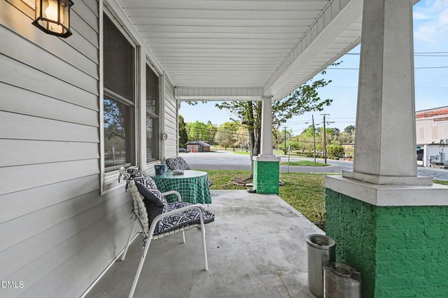 200 N 7th Street, Mebane, NC 27302