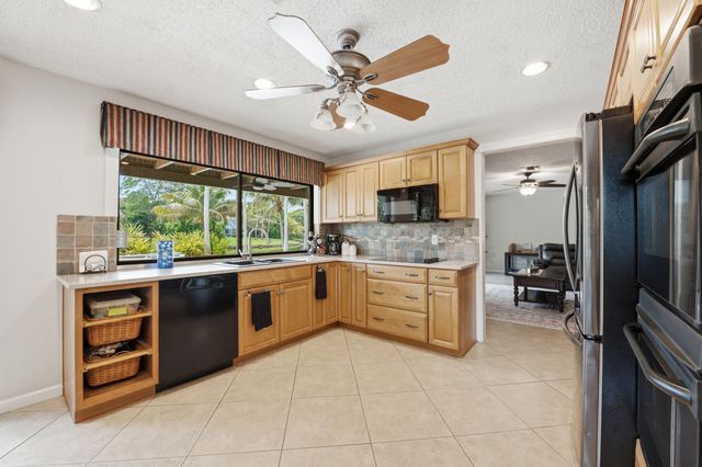 2017 NW 102nd Terrace, Coral Springs, FL 33071