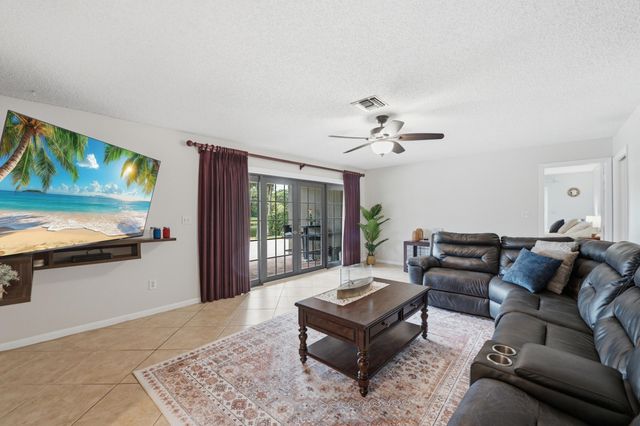 2017 NW 102nd Terrace, Coral Springs, FL 33071