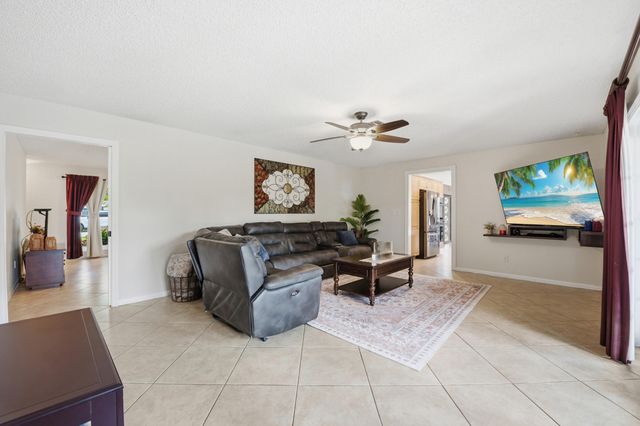 2017 NW 102nd Terrace, Coral Springs, FL 33071