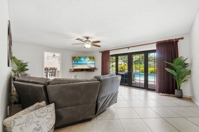 2017 NW 102nd Terrace, Coral Springs, FL 33071