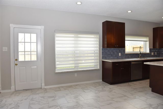 2822 Grants River Circle, Sugar Land, TX 77479