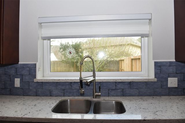 2822 Grants River Circle, Sugar Land, TX 77479