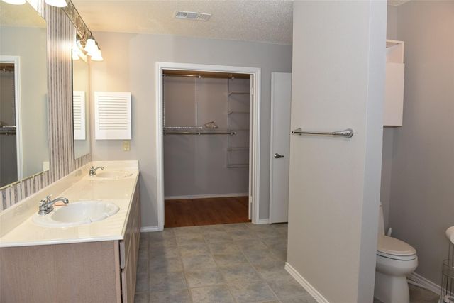 2822 Grants River Circle, Sugar Land, TX 77479