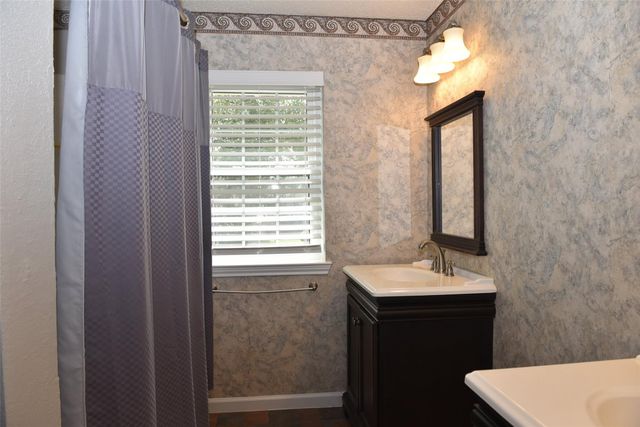 2822 Grants River Circle, Sugar Land, TX 77479