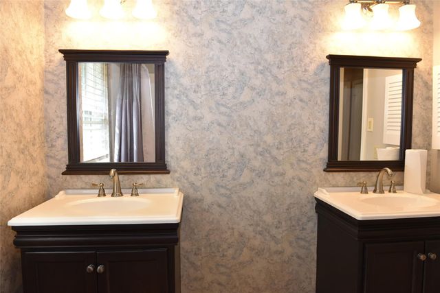 2822 Grants River Circle, Sugar Land, TX 77479