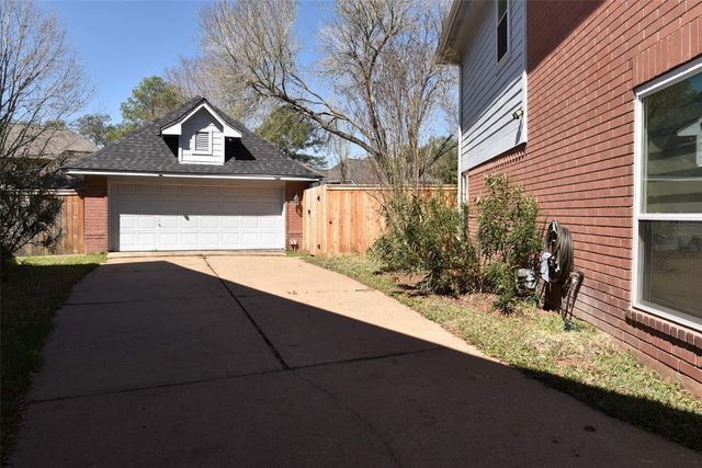 2822 Grants River Circle, Sugar Land, TX 77479