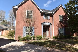 2822 Grants River Circle, Sugar Land, TX 77479