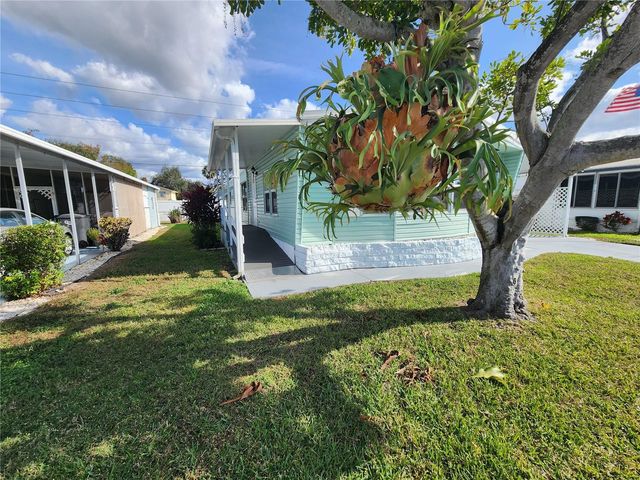 808 53RD AVENUE E 18, Bradenton, FL 34203