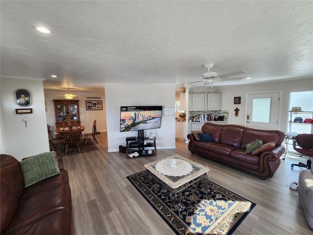 808 53RD AVENUE E 18, Bradenton, FL 34203