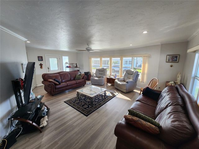 808 53RD AVENUE E 18, Bradenton, FL 34203