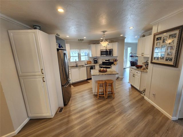 808 53RD AVENUE E 18, Bradenton, FL 34203