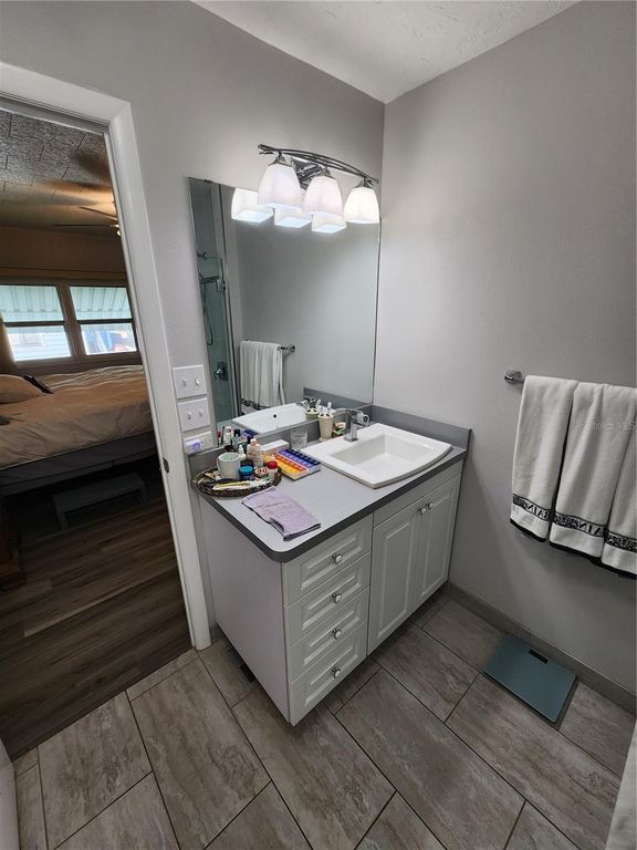 Image 18 of property listing at 808 53RD AVENUE E 18, Bradenton, FL 34203