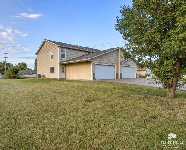 2730 Buttonwood Drive, Manhattan, KS 66502