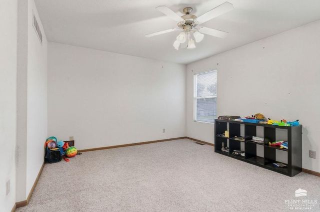 2730 Buttonwood Drive, Manhattan, KS 66502