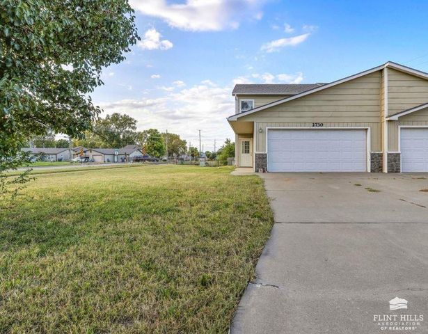 2730 Buttonwood Drive, Manhattan, KS 66502