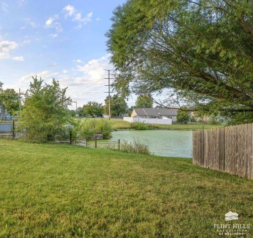 2730 Buttonwood Drive, Manhattan, KS 66502