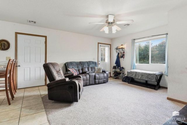 2730 Buttonwood Drive, Manhattan, KS 66502