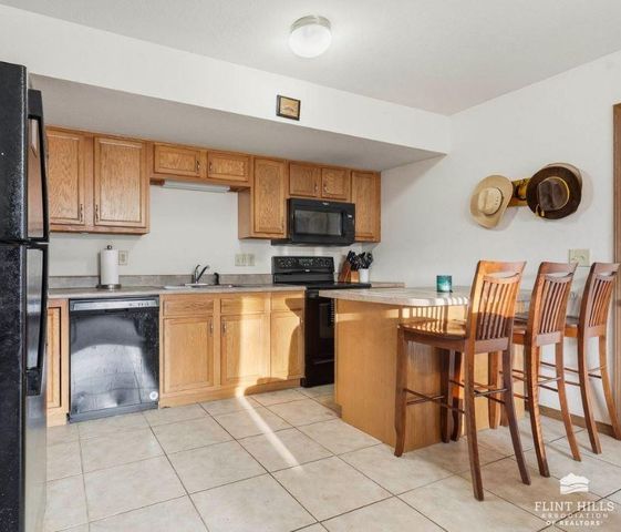 2730 Buttonwood Drive, Manhattan, KS 66502