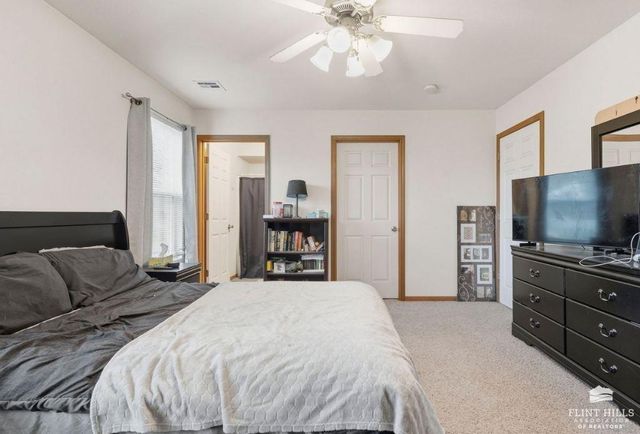 2730 Buttonwood Drive, Manhattan, KS 66502