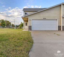 2730 Buttonwood Drive, Manhattan, KS 66502