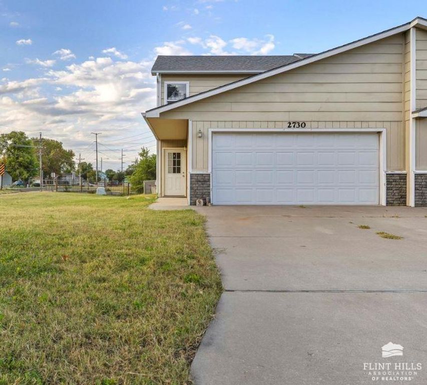 2730 Buttonwood Drive, Manhattan, KS 66502