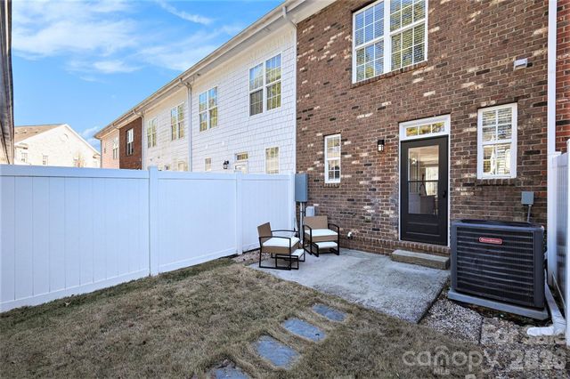 9813 Longstone Lane, Charlotte, NC 28277