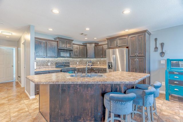 6032 Whitecliff Dr, Jonesboro, AR 72405