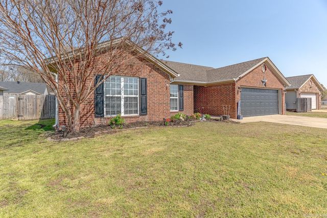 6032 Whitecliff Dr, Jonesboro, AR 72405