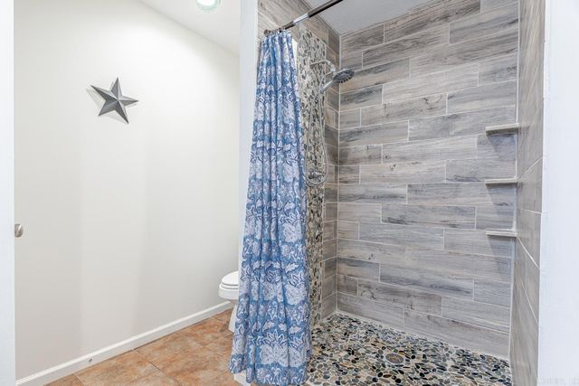 6032 Whitecliff Dr, Jonesboro, AR 72405