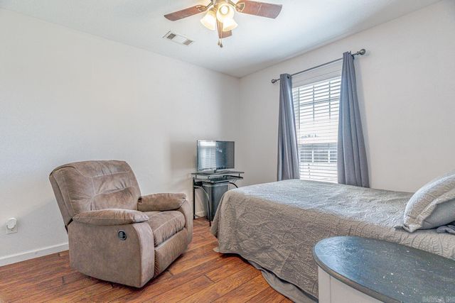 6032 Whitecliff Dr, Jonesboro, AR 72405