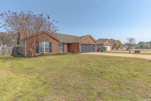 6032 Whitecliff Dr, Jonesboro, AR 72405