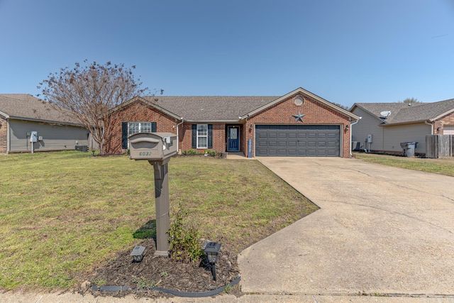 6032 Whitecliff Dr, Jonesboro, AR 72405