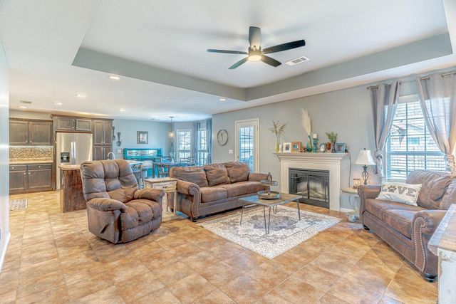 6032 Whitecliff Dr, Jonesboro, AR 72405