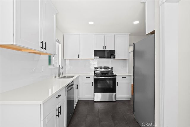 5960 Pepperwood Avenue, Lakewood, CA 90712