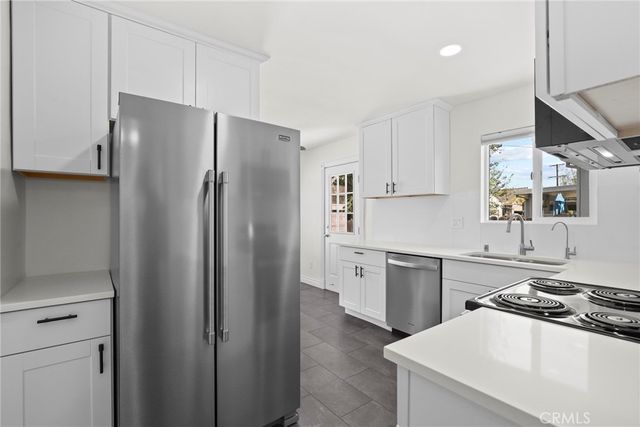 5960 Pepperwood Avenue, Lakewood, CA 90712