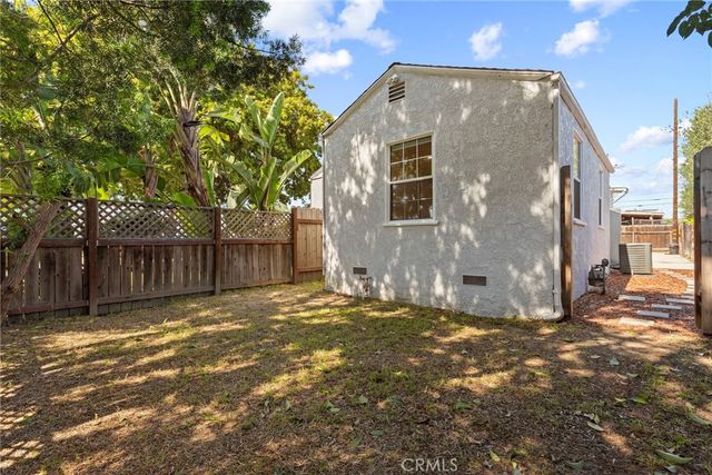 5960 Pepperwood Avenue, Lakewood, CA 90712