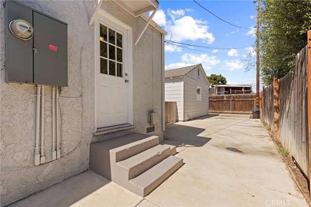 5960 Pepperwood Avenue, Lakewood, CA 90712