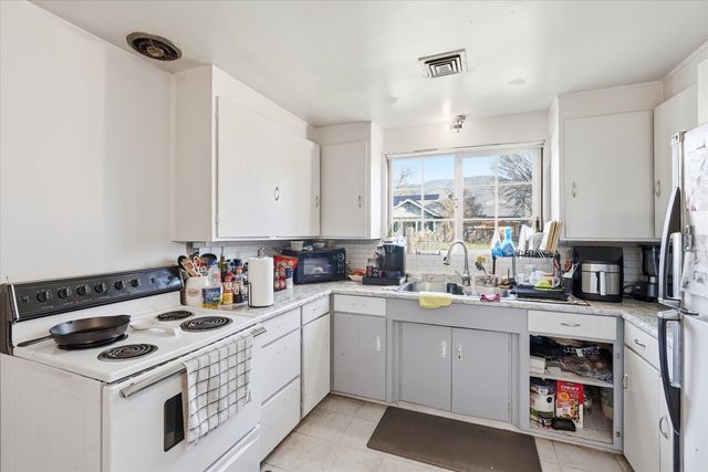 1378 NW Conklin Avenue, Grants Pass, OR 97526